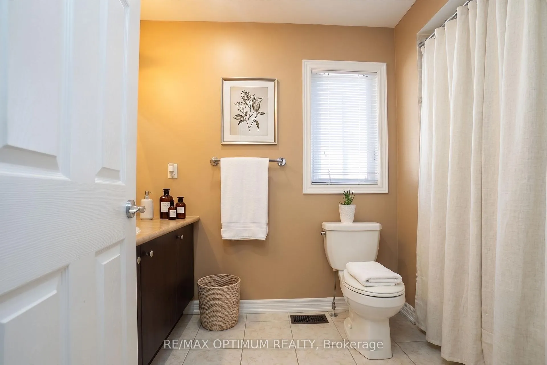 Photo 33 of 9 Ballyhaise Crescent, Brampton, Credit Valley — HOMEH