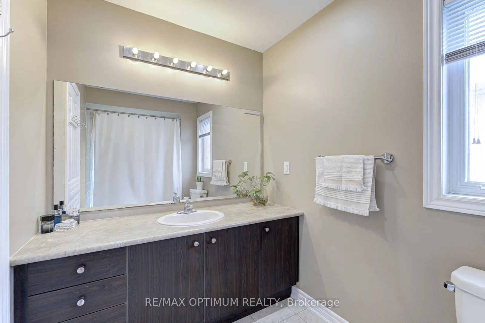 Photo 34 of 9 Ballyhaise Crescent, Brampton, Credit Valley — HOMEH