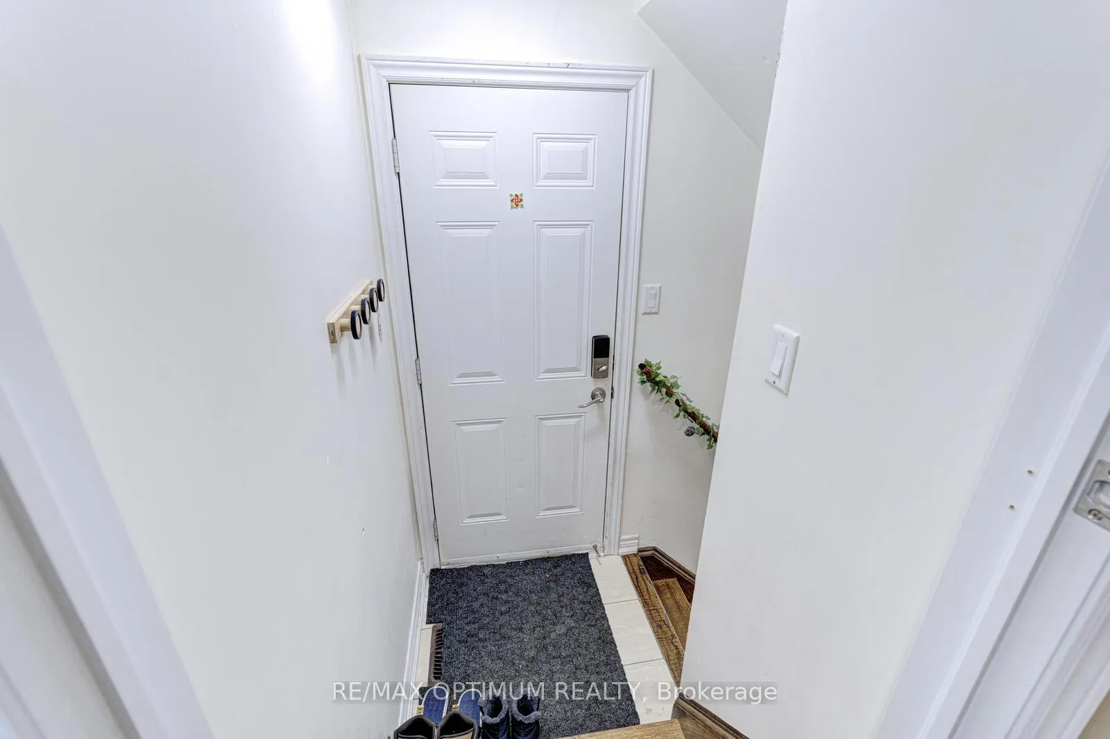 Photo 35 of 9 Ballyhaise Crescent, Brampton, Credit Valley — HOMEH