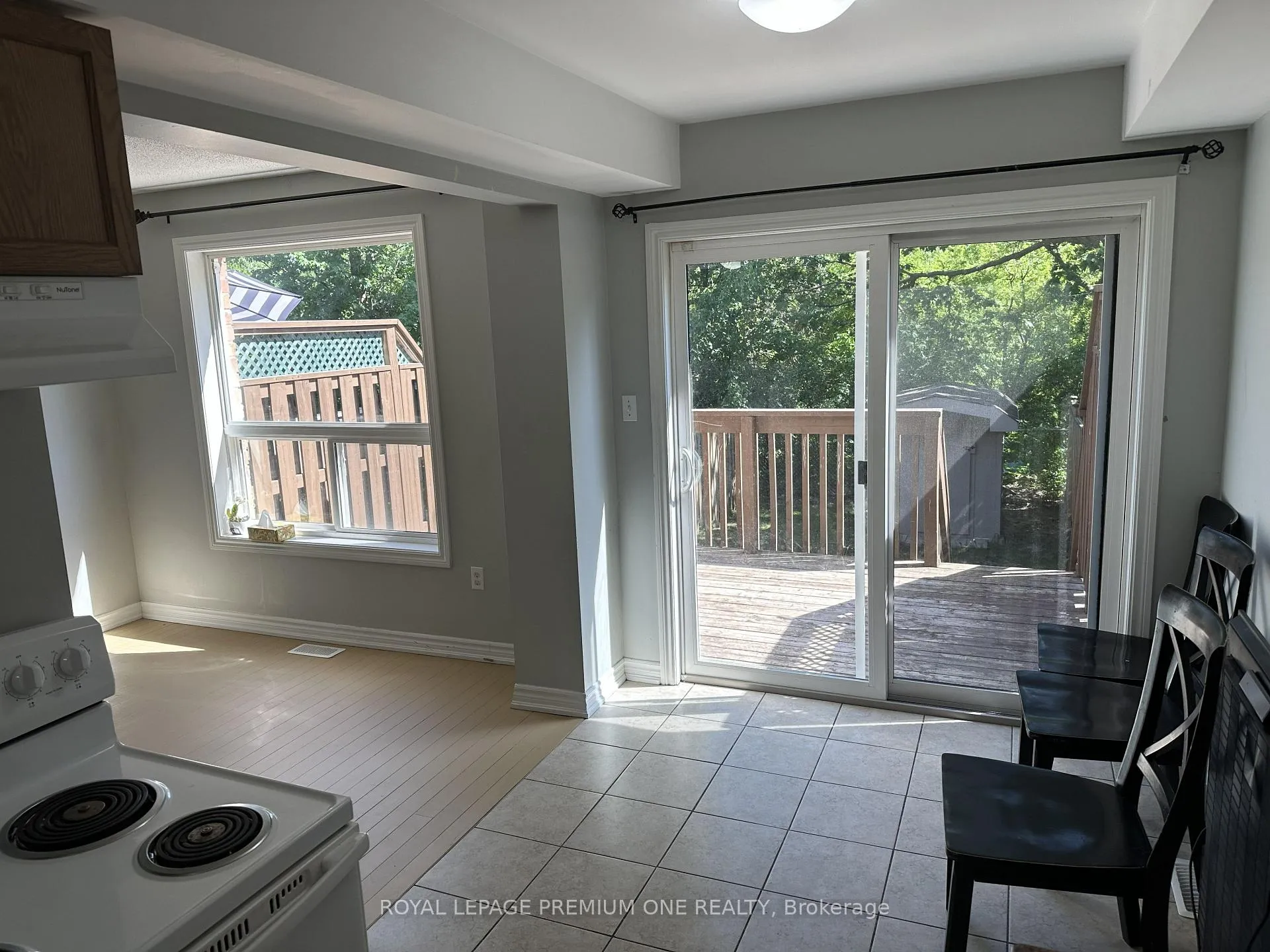 Photo 6 of 71 Sydenham Wells, Barrie, Georgian Drive — HOMEH