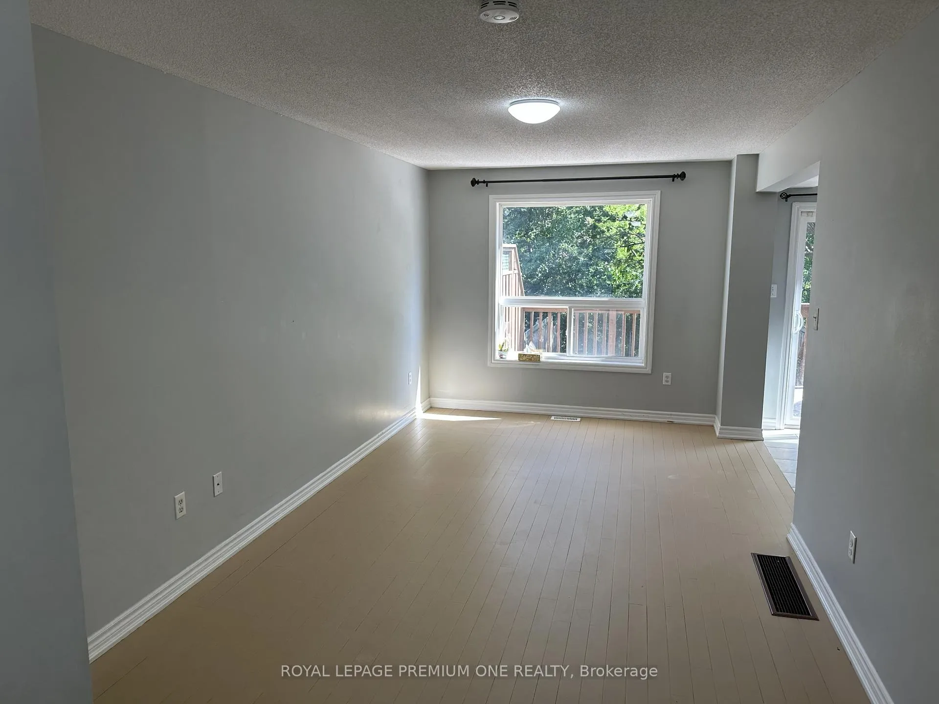 Photo 7 of 71 Sydenham Wells, Barrie, Georgian Drive — HOMEH