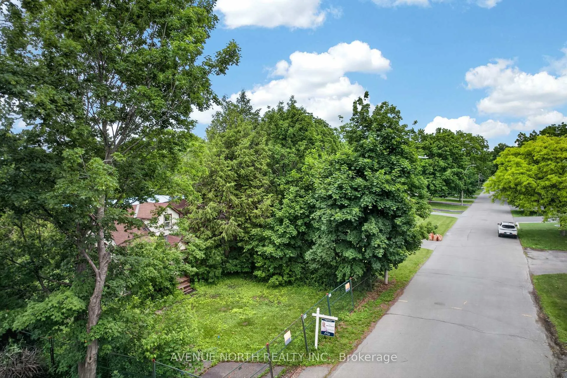 Photo 8 of 305 Mountbatten Avenue, Ottawa, Alta Vista/Faircrest Heights — HOMEH