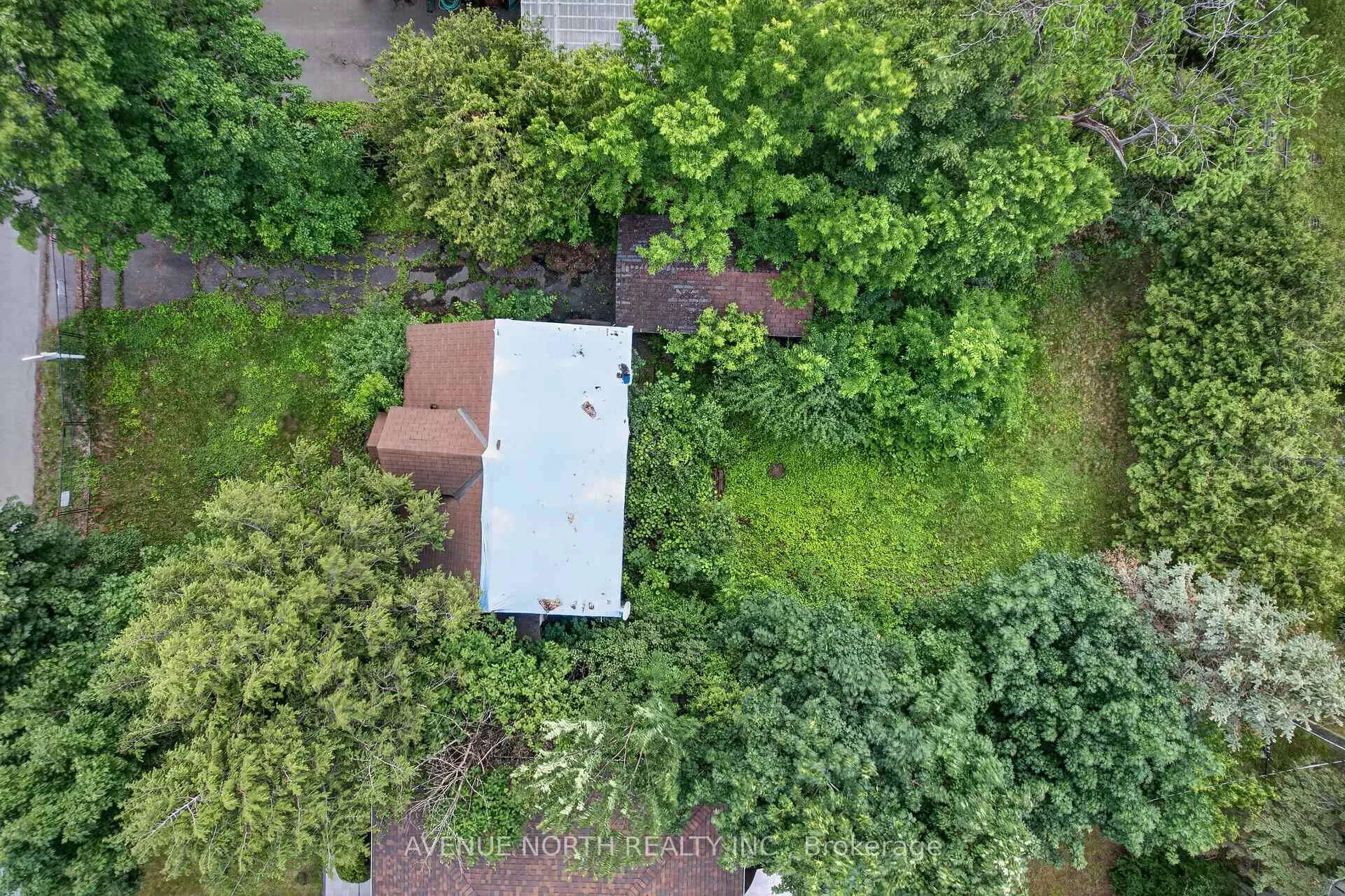 Photo 13 of 305 Mountbatten Avenue, Ottawa, Alta Vista/Faircrest Heights — HOMEH