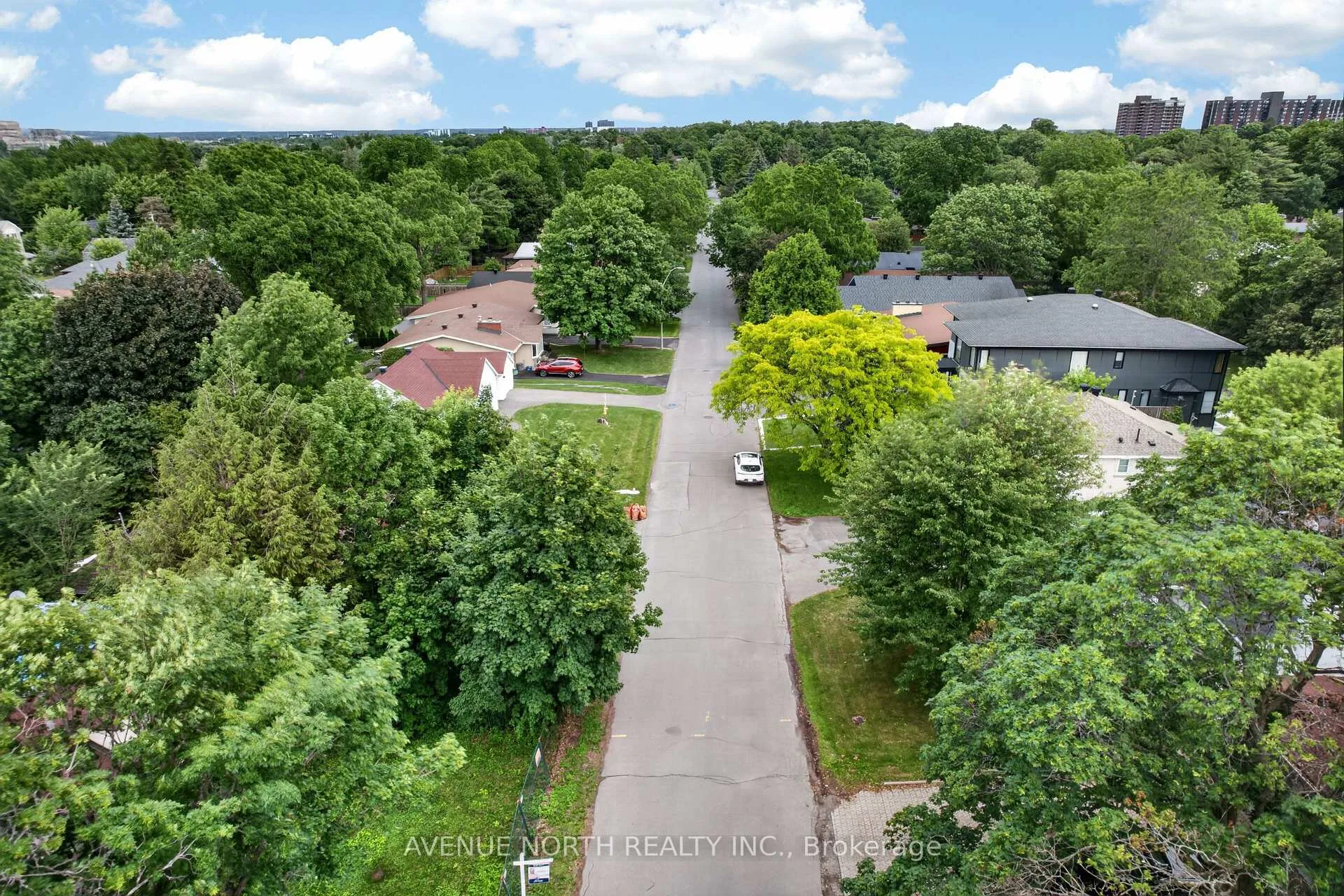 Photo 16 of 305 Mountbatten Avenue, Ottawa, Alta Vista/Faircrest Heights — HOMEH