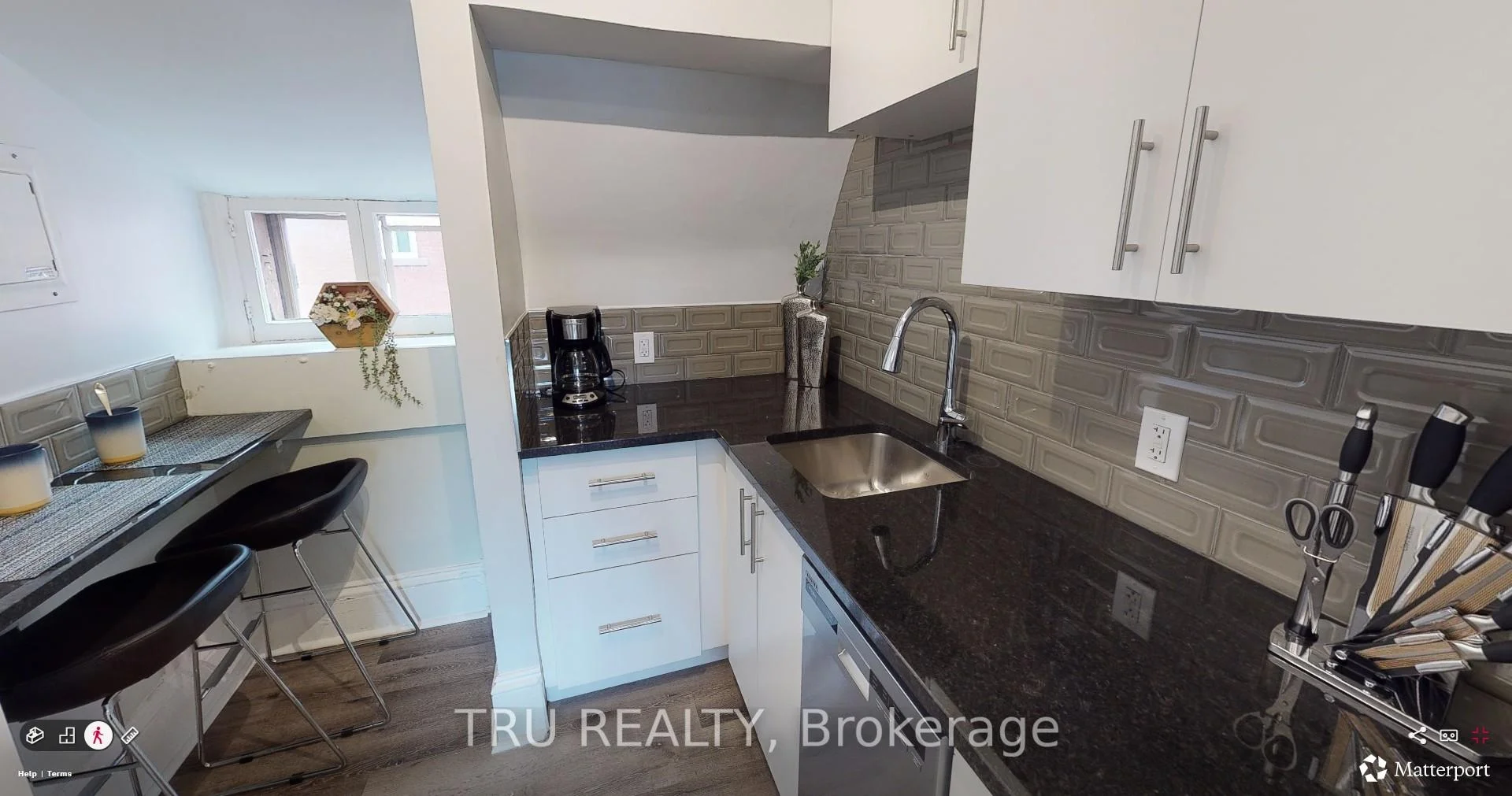 Photo 8 of 360 Friel Street, Ottawa, Sandy Hill — HOMEH