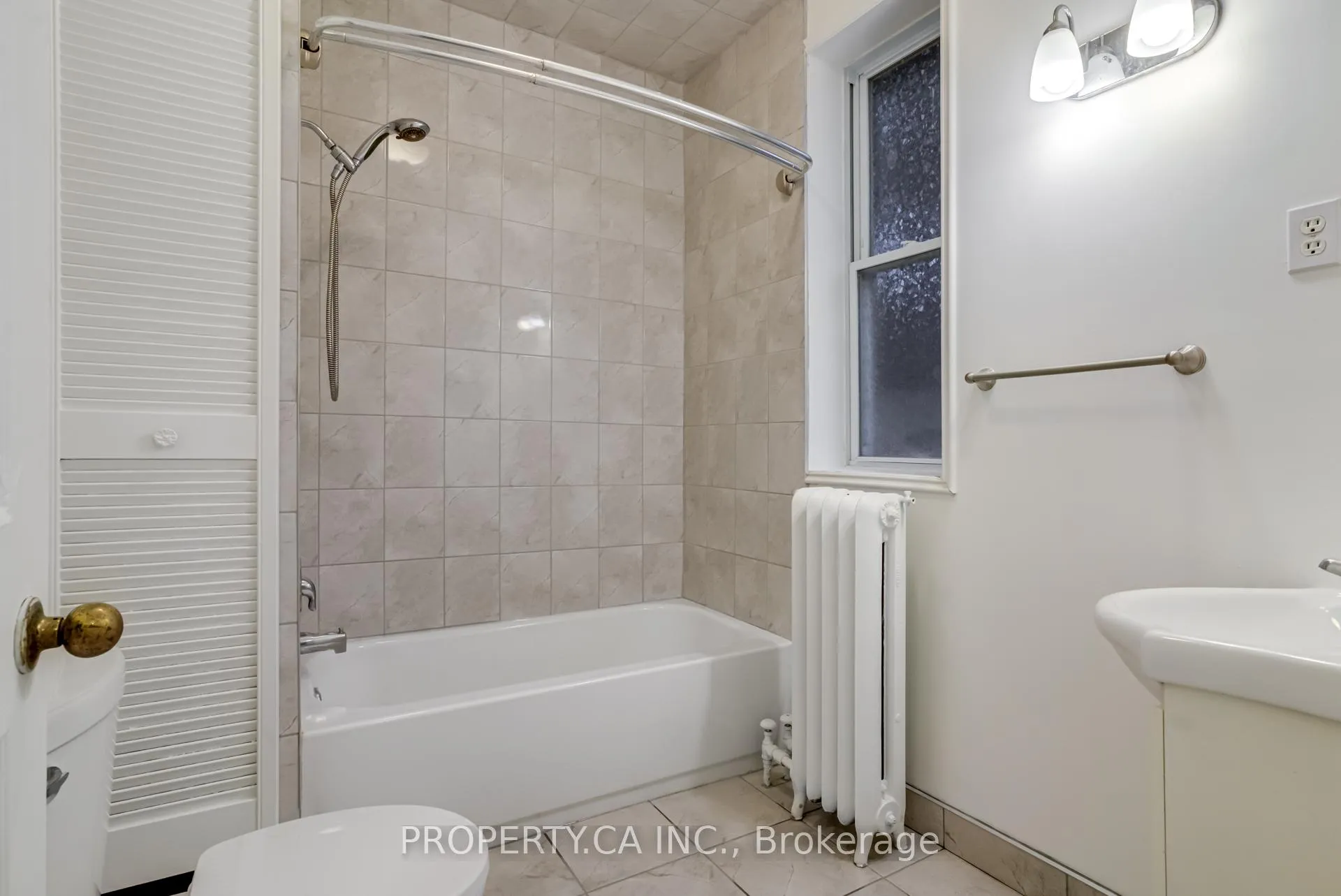 Photo 14 of Unit Unit #1, 136 Ontario Avenue, Hamilton, Stinson — HOMEH