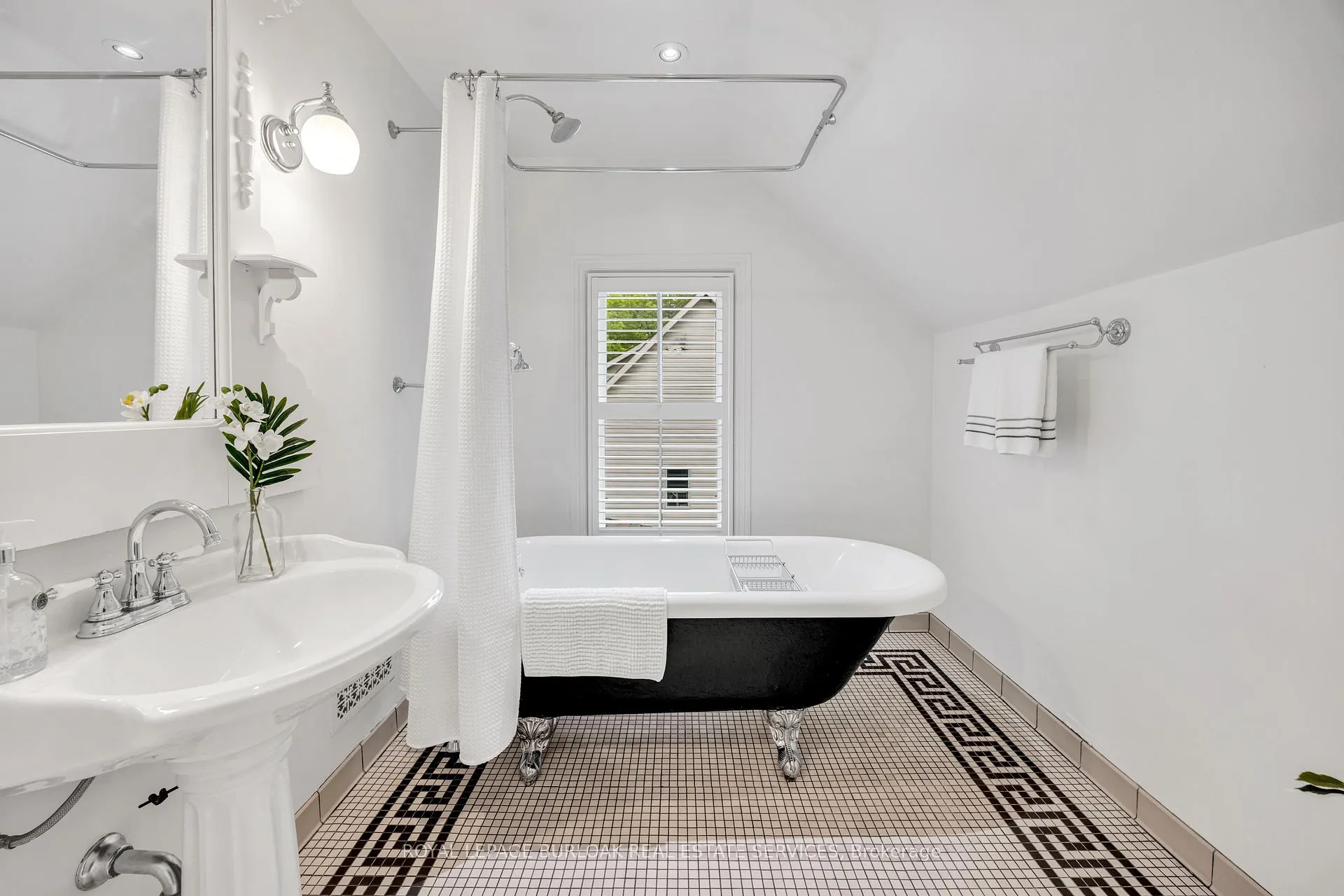 Photo 21 of 455 Nelson Avenue, Burlington, Brant — HOMEH