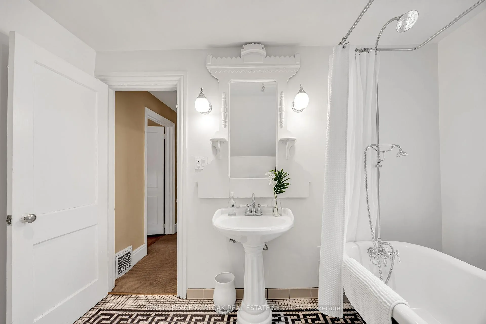 Photo 22 of 455 Nelson Avenue, Burlington, Brant — HOMEH