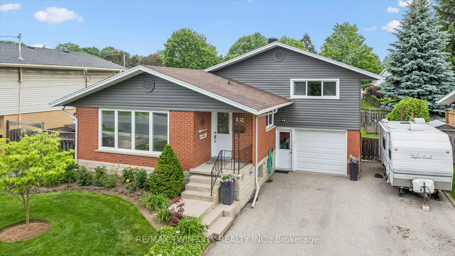 Photo 1 of 552 Greenbrook Drive, Kitchener — HOMEH