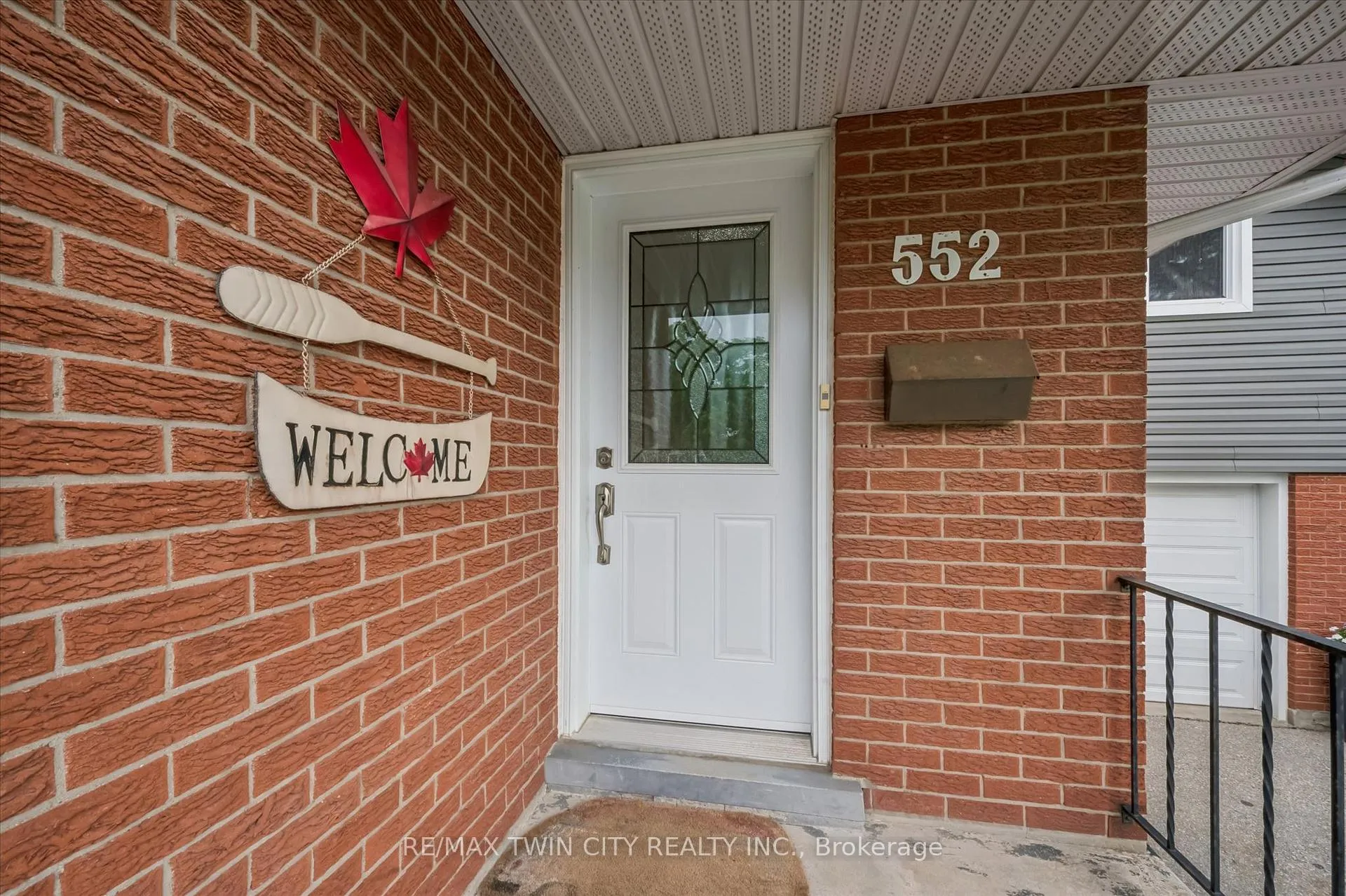 Photo 3 of 552 Greenbrook Drive, Kitchener — HOMEH