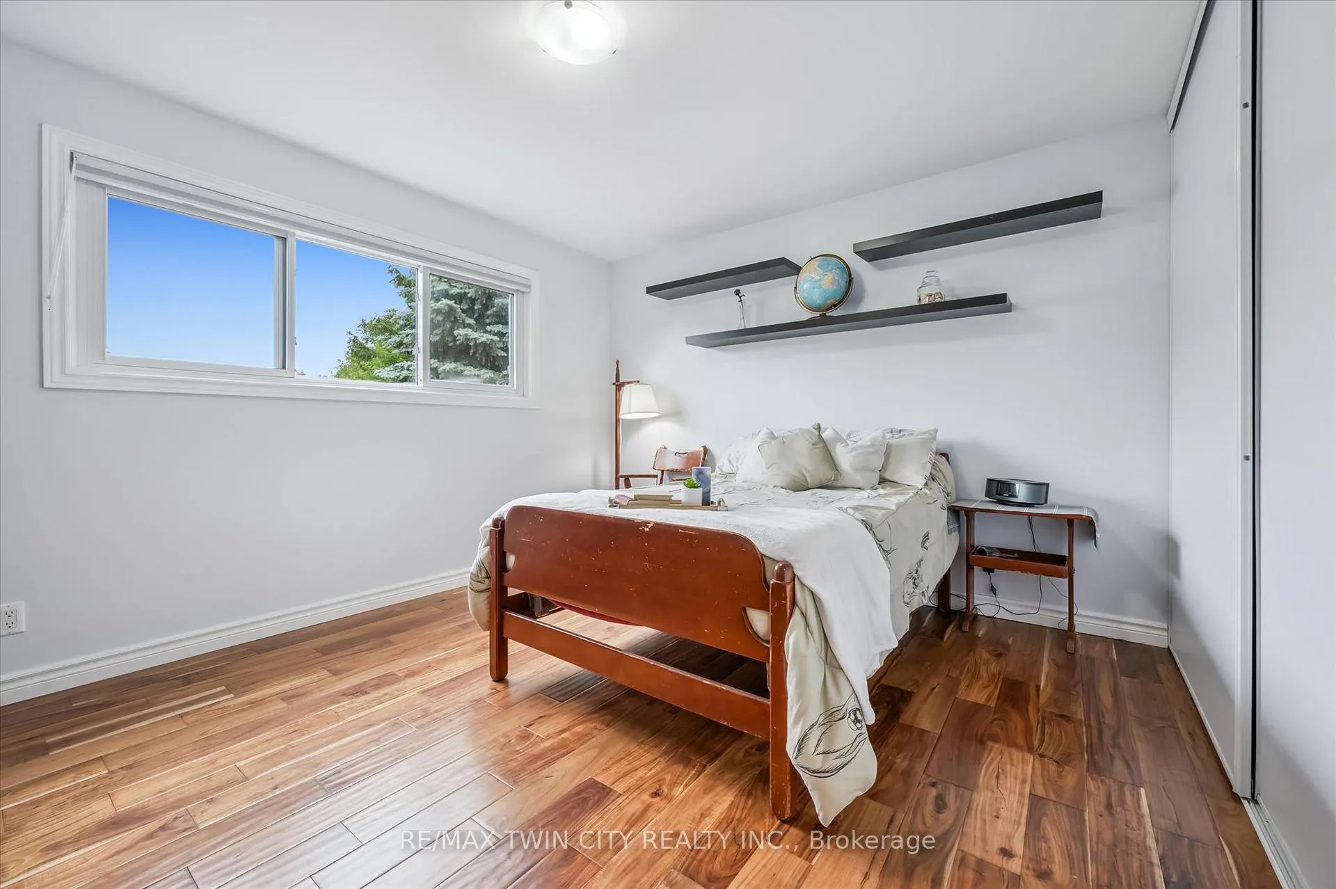 Photo 15 of 552 Greenbrook Drive, Kitchener — HOMEH