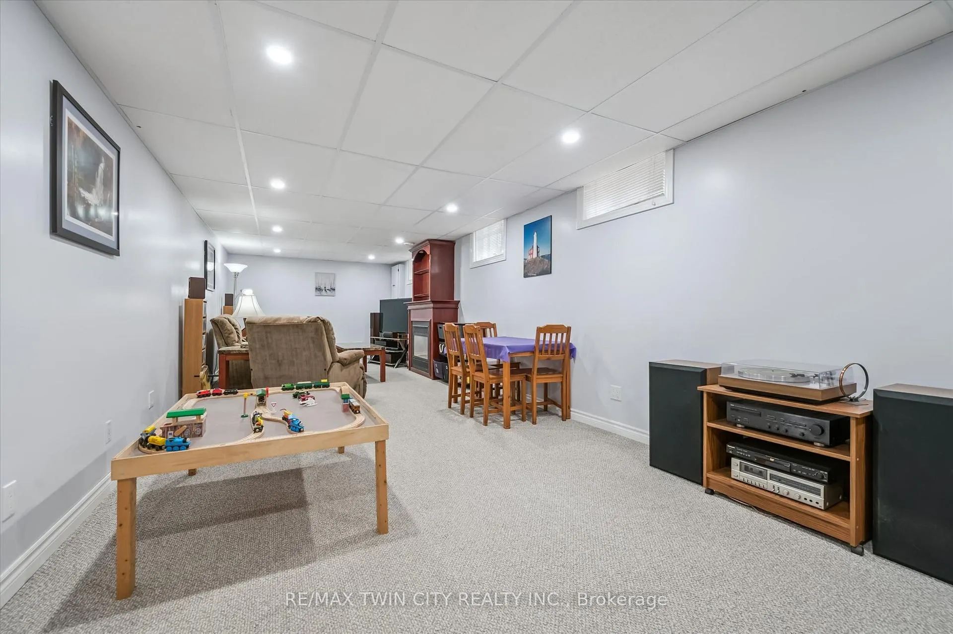 Photo 16 of 552 Greenbrook Drive, Kitchener — HOMEH