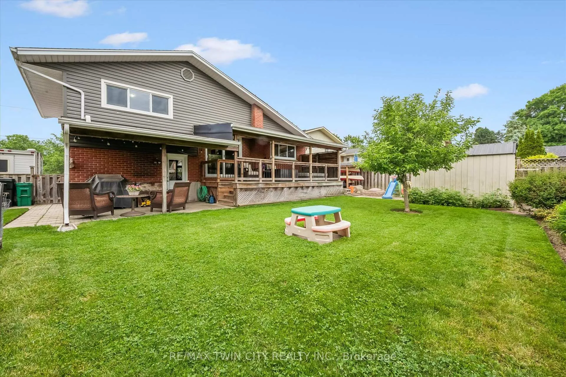 Photo 25 of 552 Greenbrook Drive, Kitchener — HOMEH
