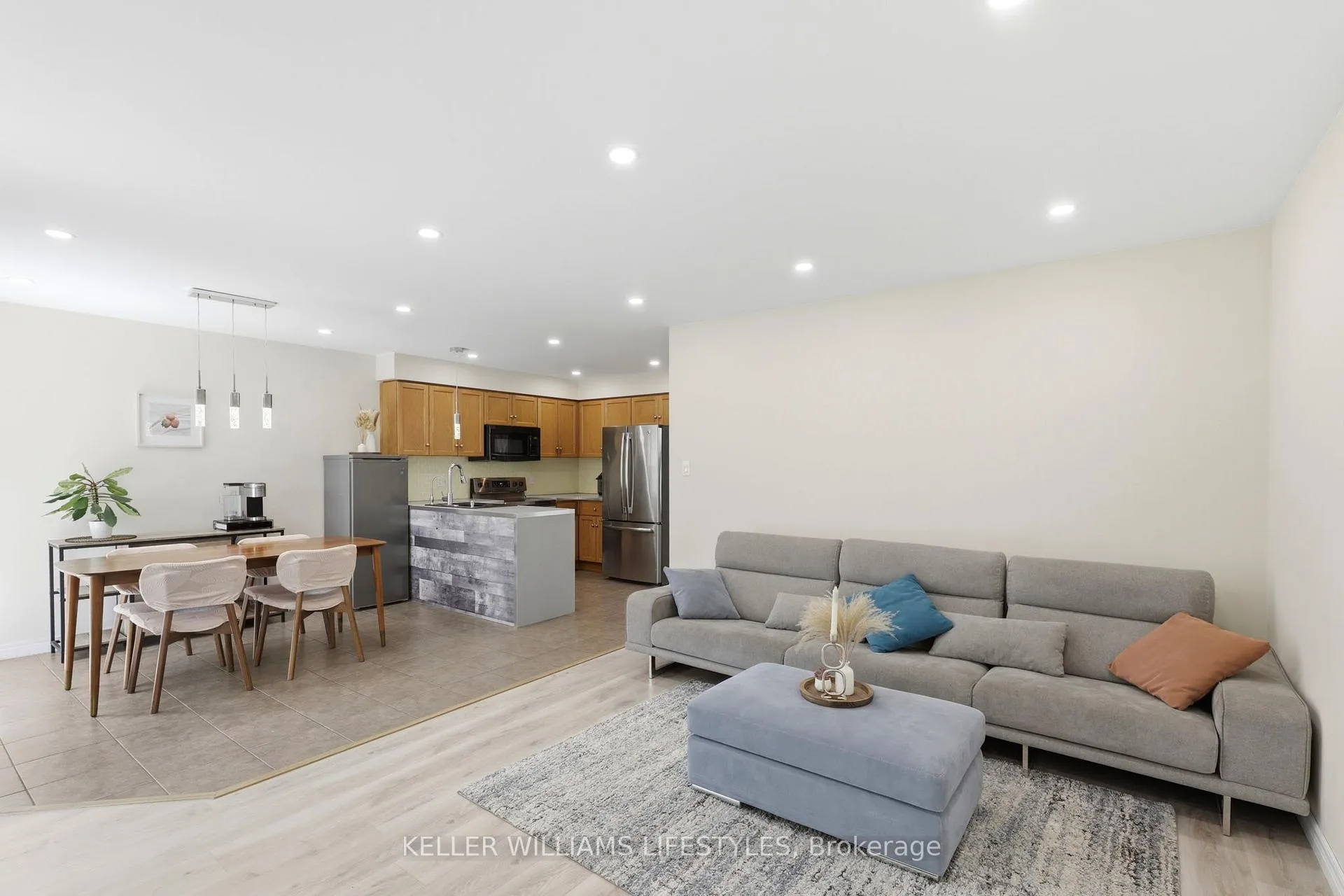 Photo 6 of 1127 Foxhunt Road, London, North S — HOMEH