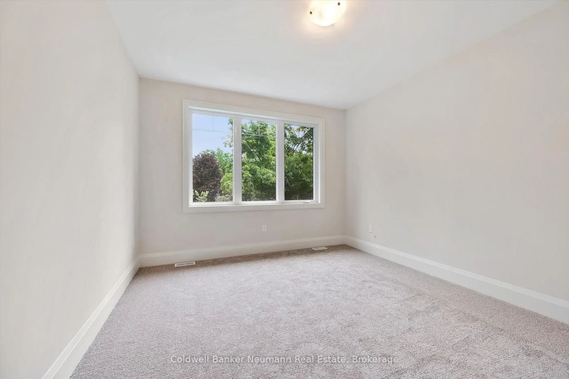 Photo 10 of 18 Driscoll Street, Centre Wellington, Rural Centre Wellington East — HOMEH