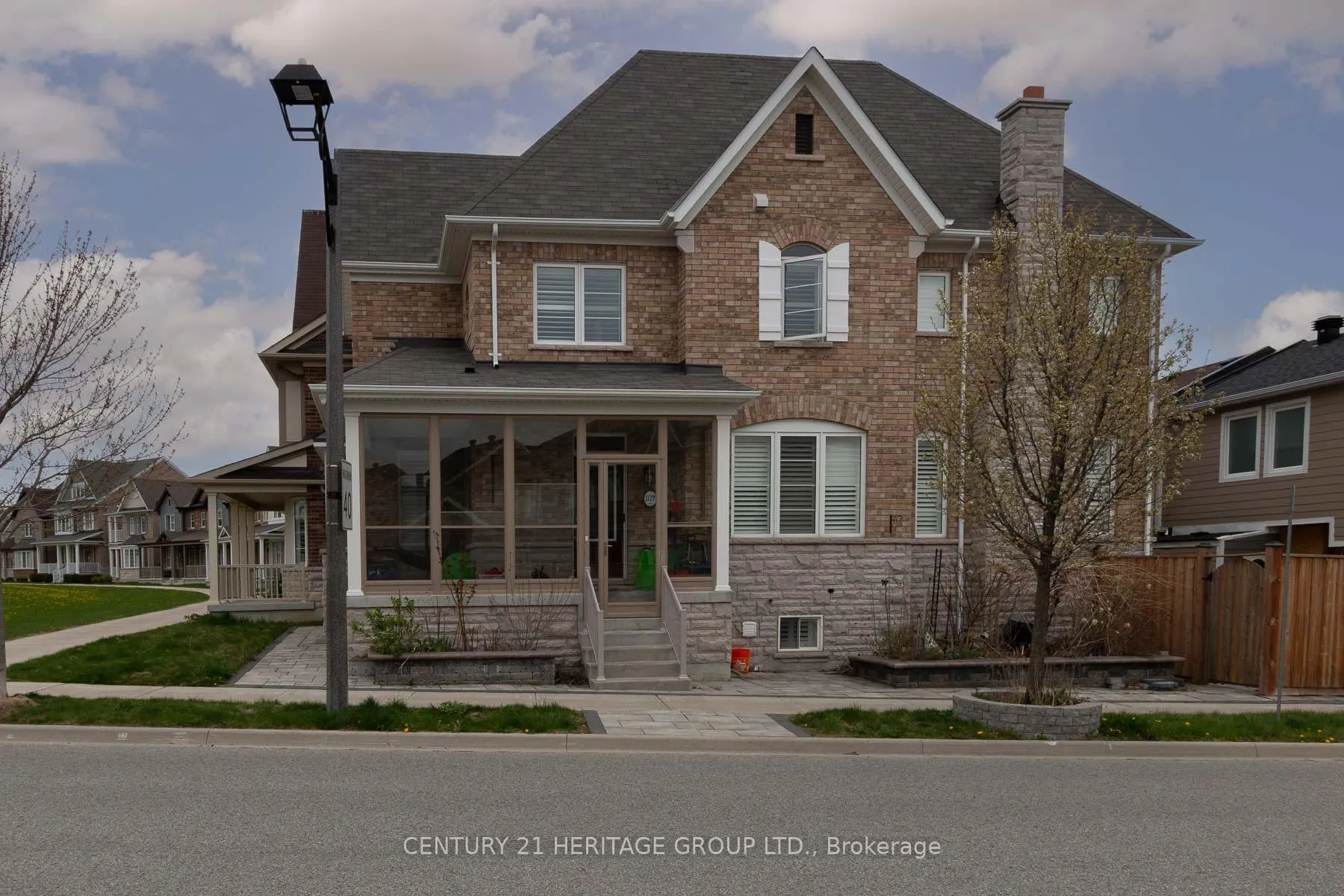 Photo 3 of 107 Lawrence Pilkington Avenue, Markham, Cornell — HOMEH