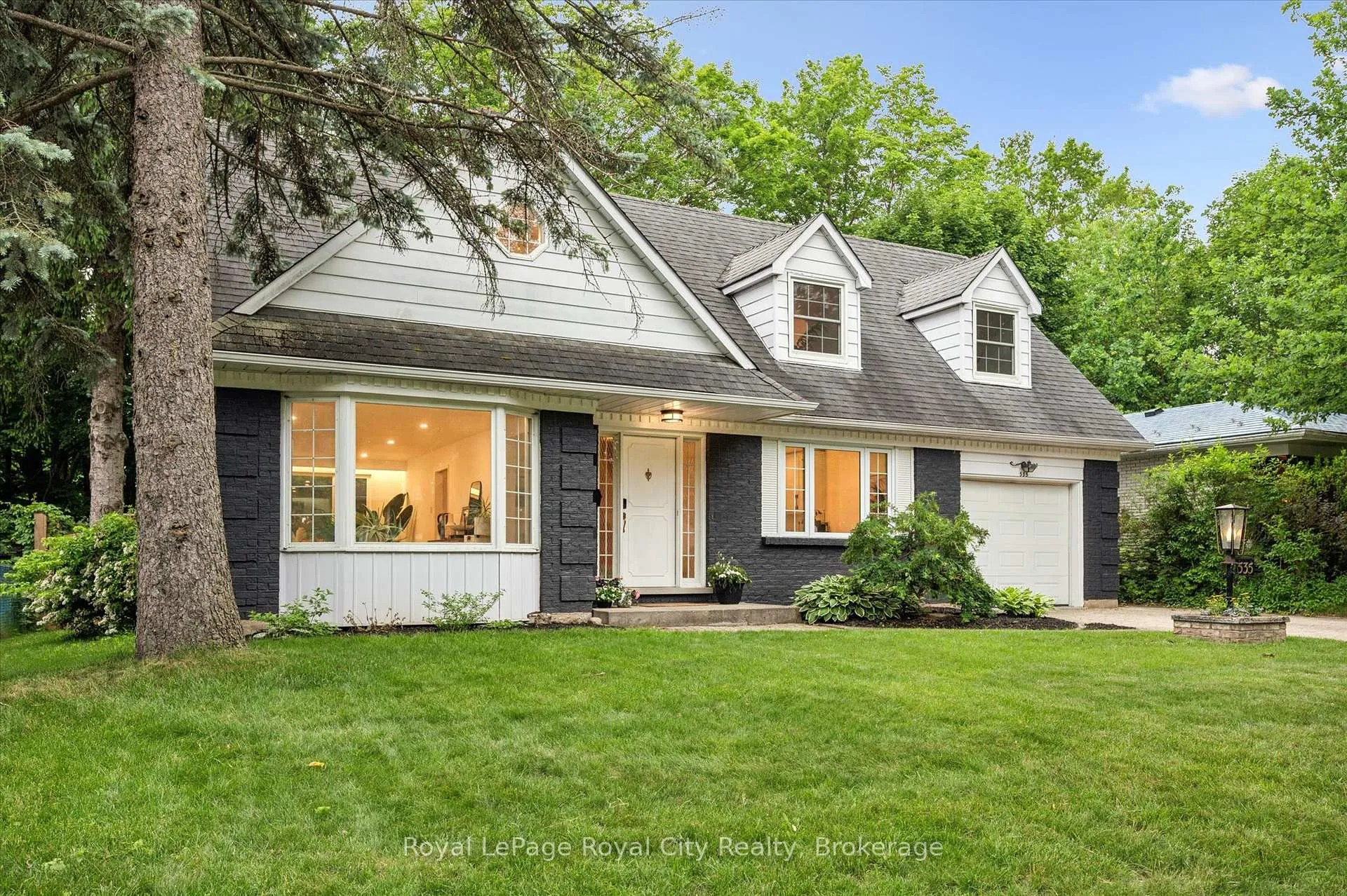 Photo 2 of 535 Sprucehill Avenue, Waterloo, Lakeshore Village — HOMEH