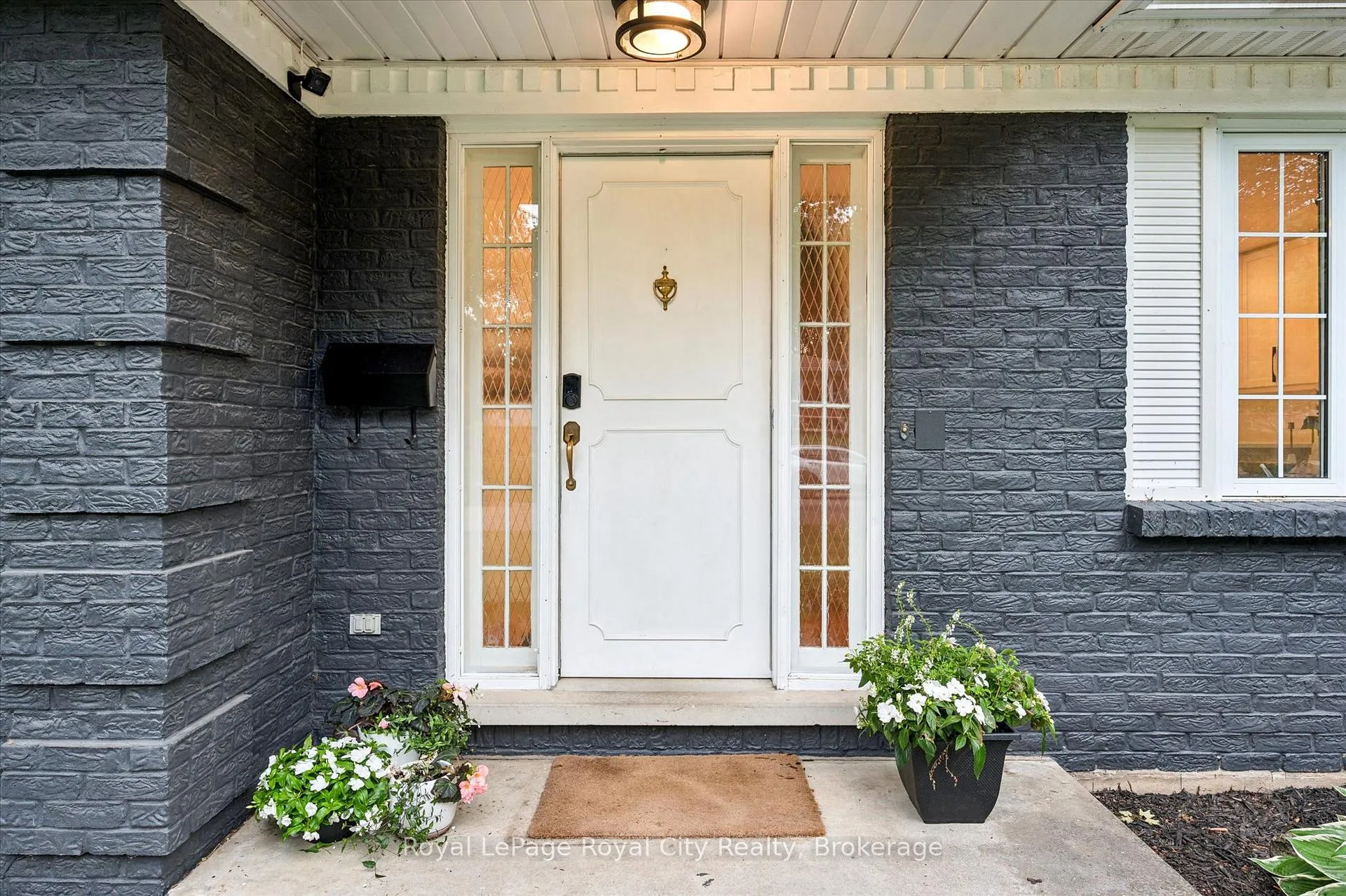Photo 4 of 535 Sprucehill Avenue, Waterloo, Lakeshore Village — HOMEH