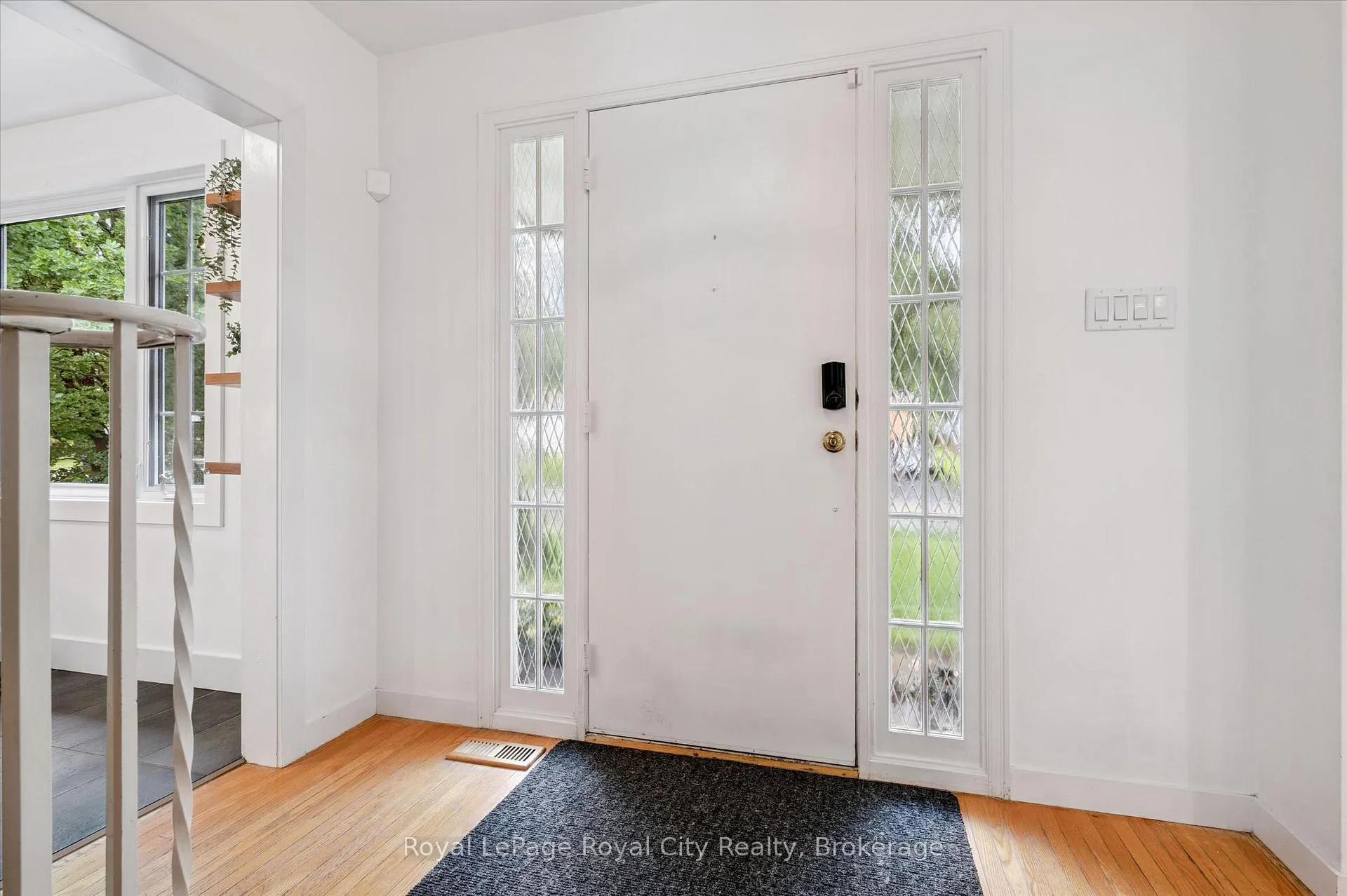 Photo 5 of 535 Sprucehill Avenue, Waterloo, Lakeshore Village — HOMEH