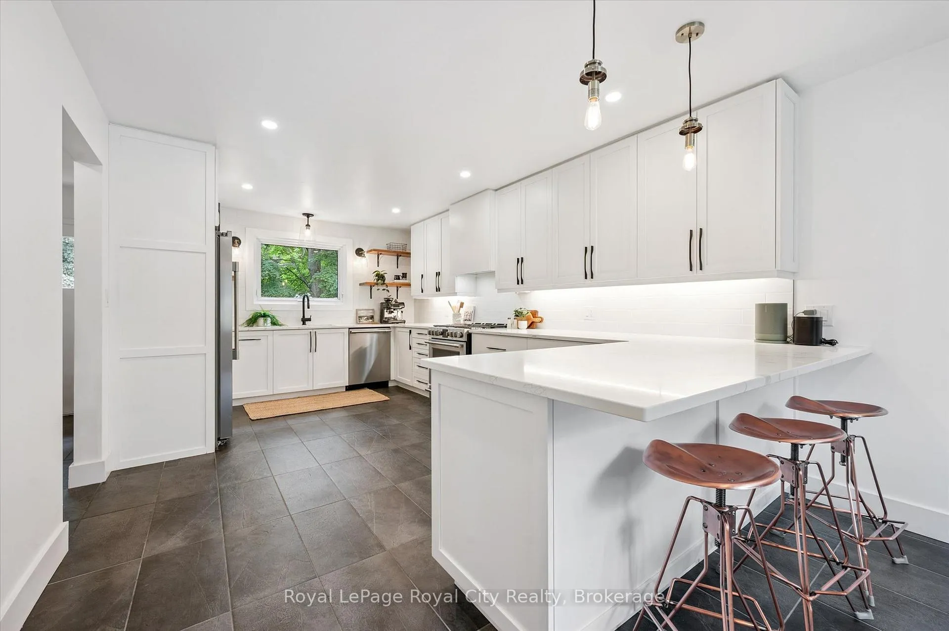 Photo 13 of 535 Sprucehill Avenue, Waterloo, Lakeshore Village — HOMEH