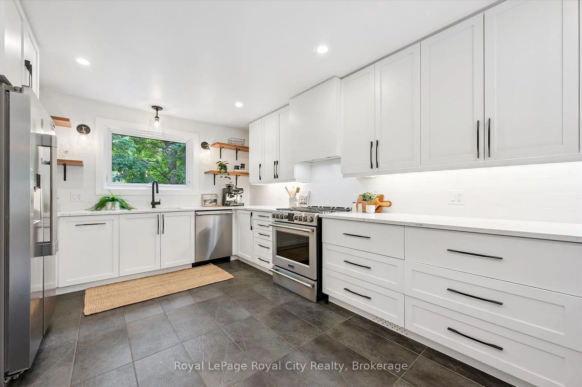 Photo 14 of 535 Sprucehill Avenue, Waterloo, Lakeshore Village — HOMEH