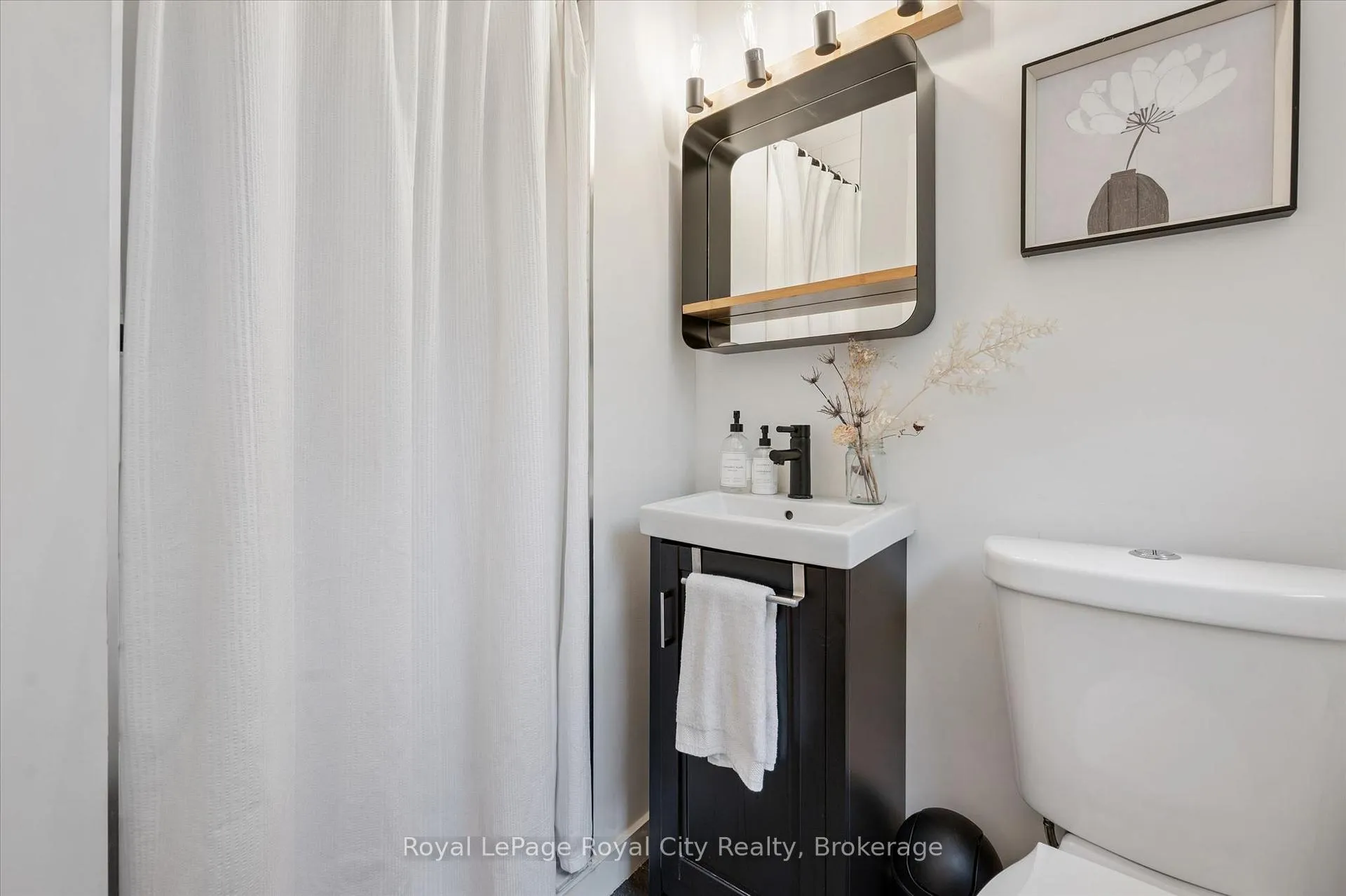 Photo 17 of 535 Sprucehill Avenue, Waterloo, Lakeshore Village — HOMEH