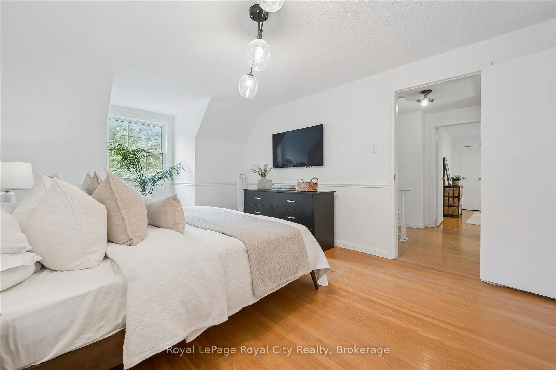Photo 20 of 535 Sprucehill Avenue, Waterloo, Lakeshore Village — HOMEH