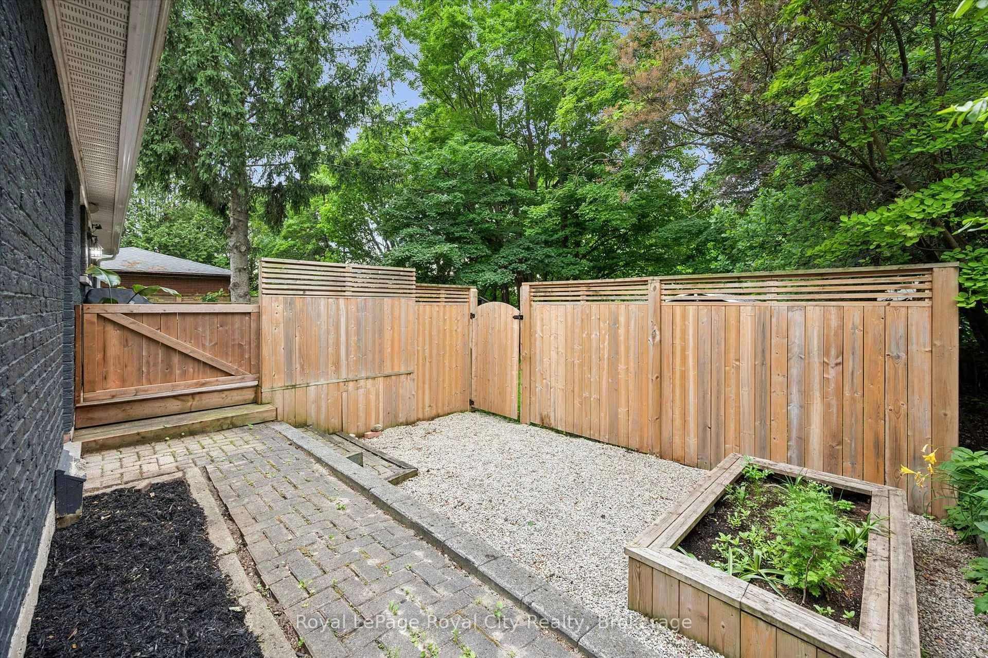 Photo 37 of 535 Sprucehill Avenue, Waterloo, Lakeshore Village — HOMEH