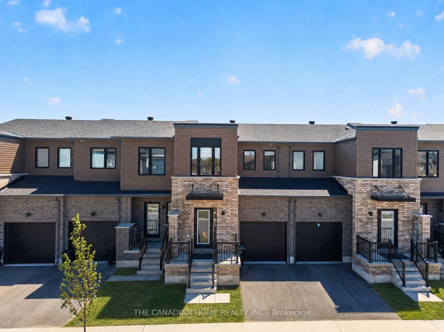 Photo 2 of 131 Gateland Drive, Barrie, Painswick South — HOMEH