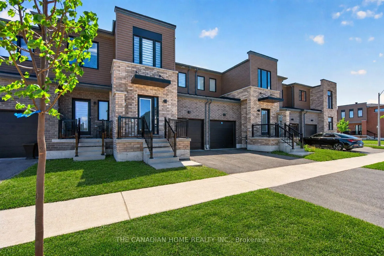 Photo 4 of 131 Gateland Drive, Barrie, Painswick South — HOMEH