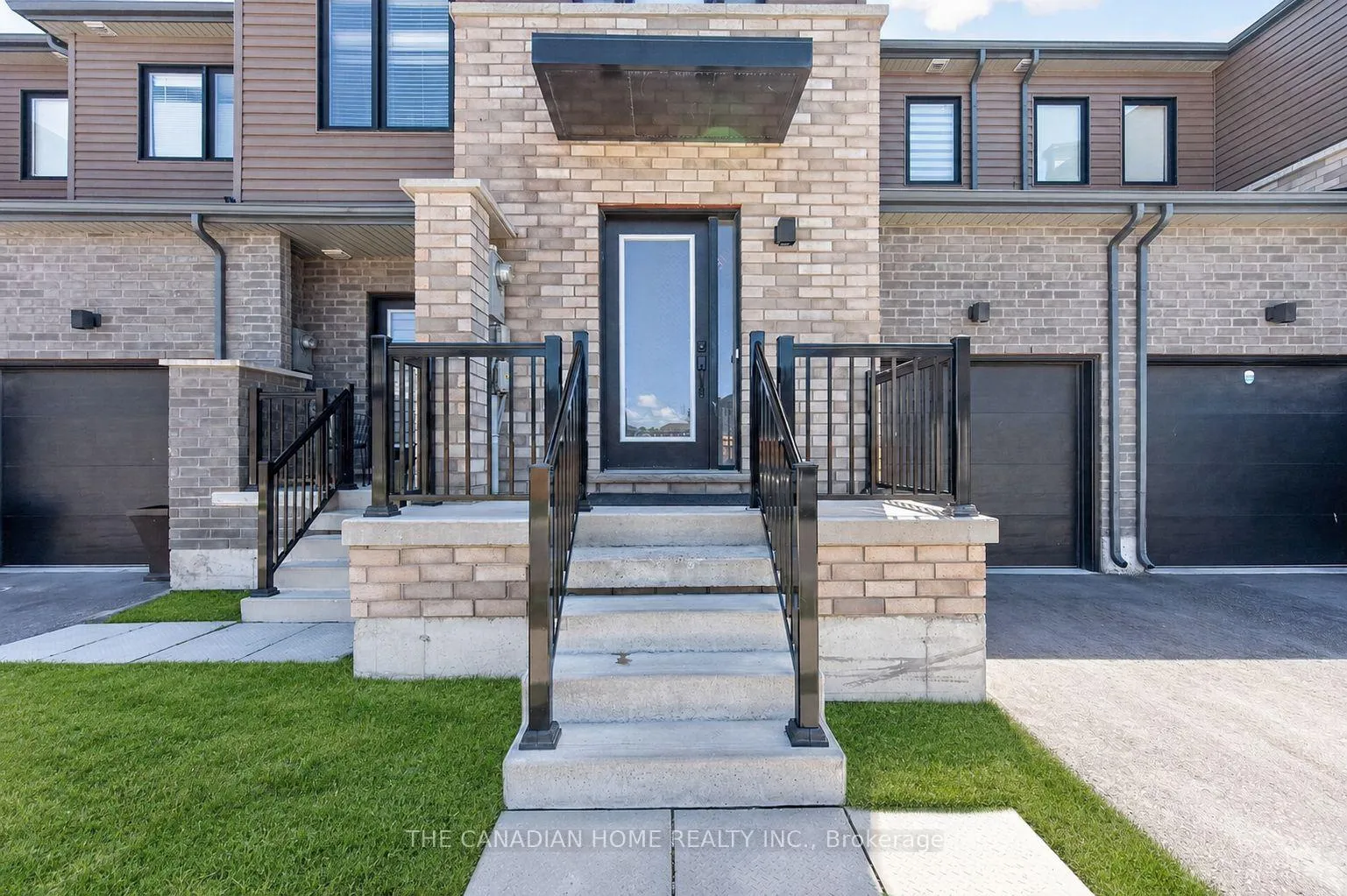 Photo 5 of 131 Gateland Drive, Barrie, Painswick South — HOMEH