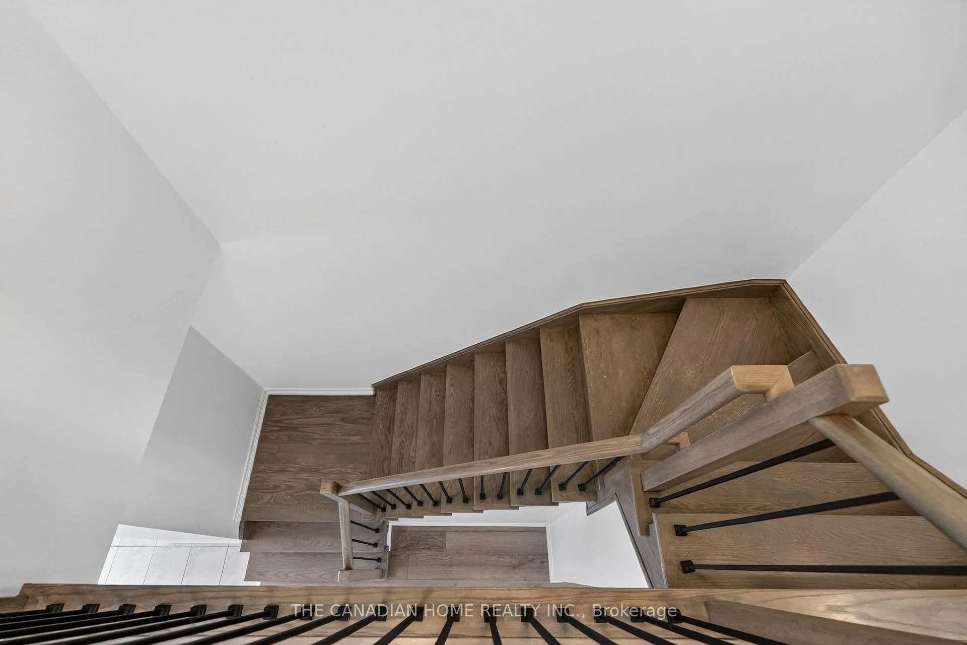 Photo 27 of 131 Gateland Drive, Barrie, Painswick South — HOMEH