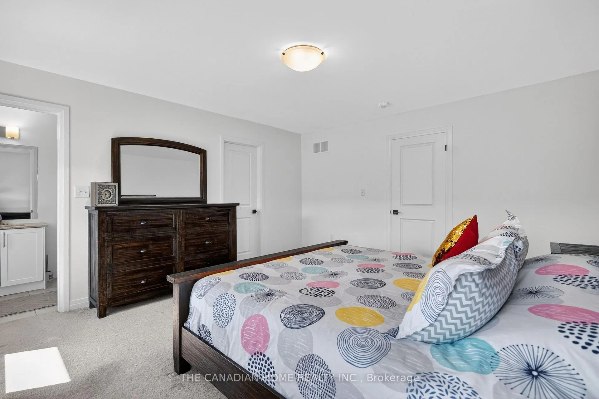 Photo 32 of 131 Gateland Drive, Barrie, Painswick South — HOMEH