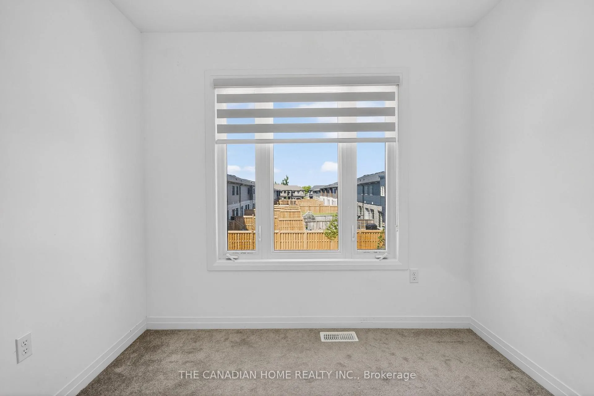 Photo 35 of 131 Gateland Drive, Barrie, Painswick South — HOMEH