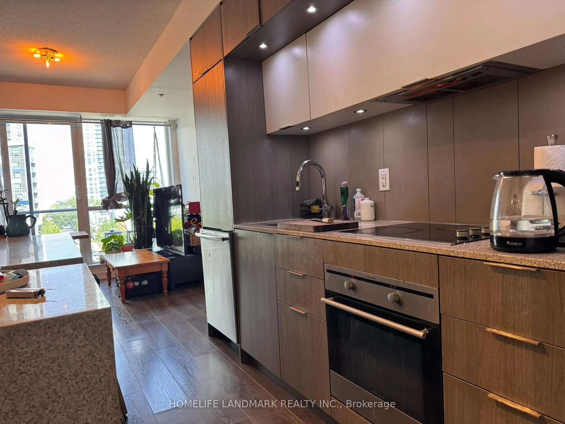 Photo 6 of Unit 504, 170 Sumach Street, Toronto, Regent Park — HOMEH
