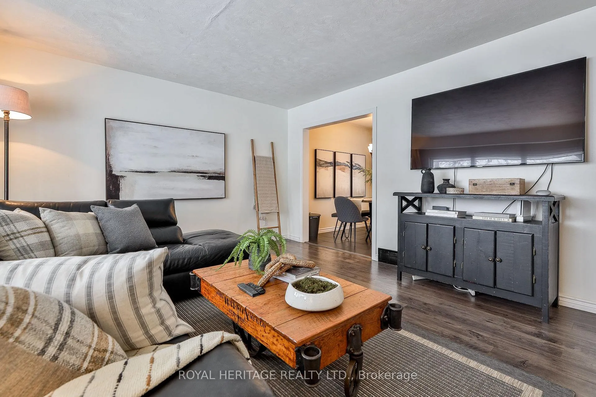 Photo 8 of 906 Dunlop Street E, Whitby, Downtown Whitby — HOMEH
