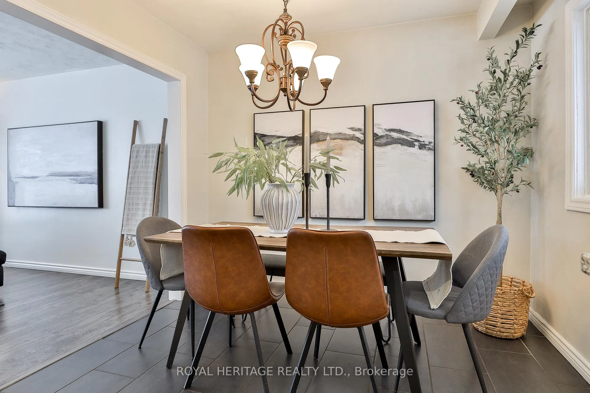 Photo 12 of 906 Dunlop Street E, Whitby, Downtown Whitby — HOMEH