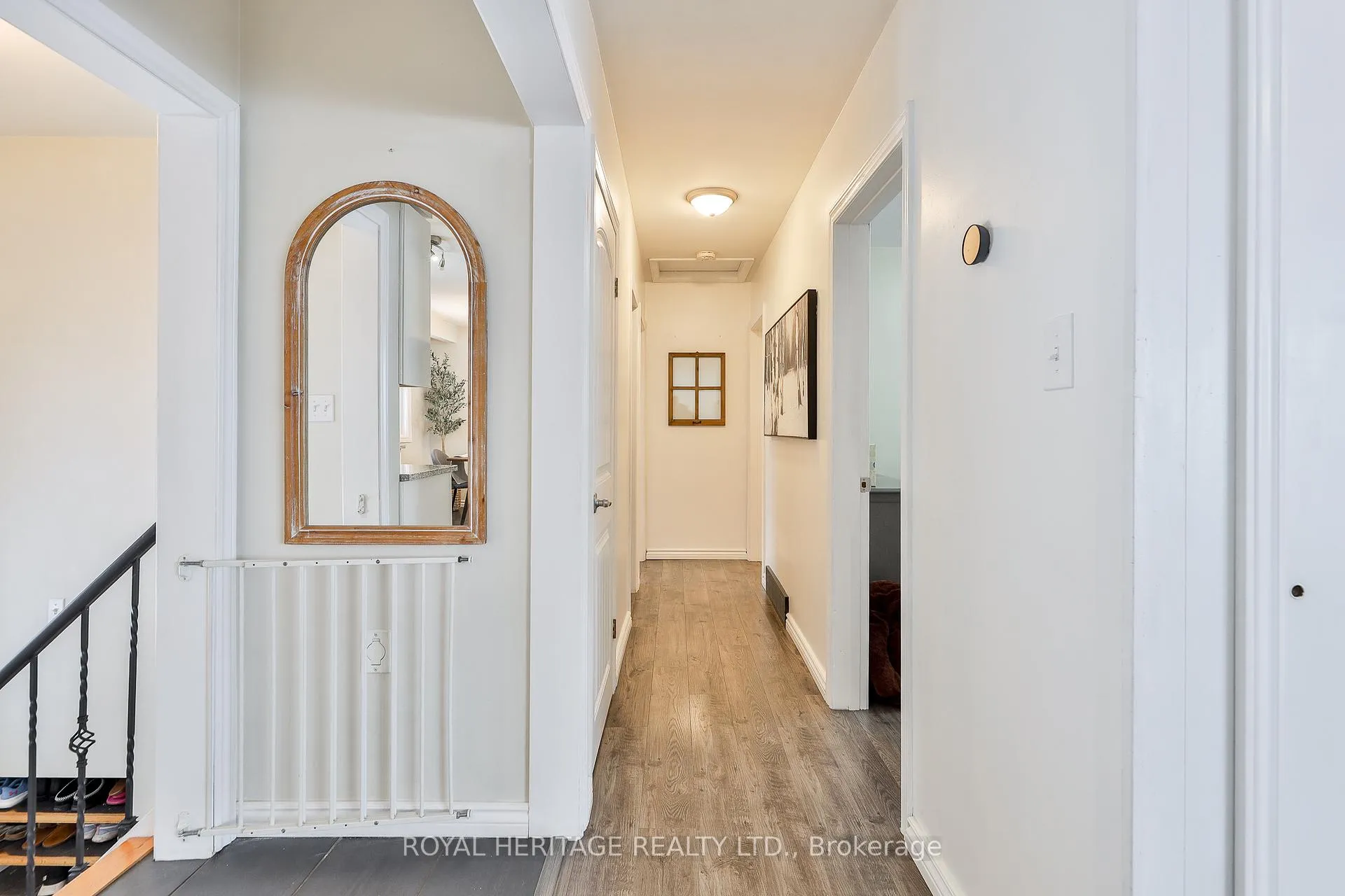 Photo 20 of 906 Dunlop Street E, Whitby, Downtown Whitby — HOMEH