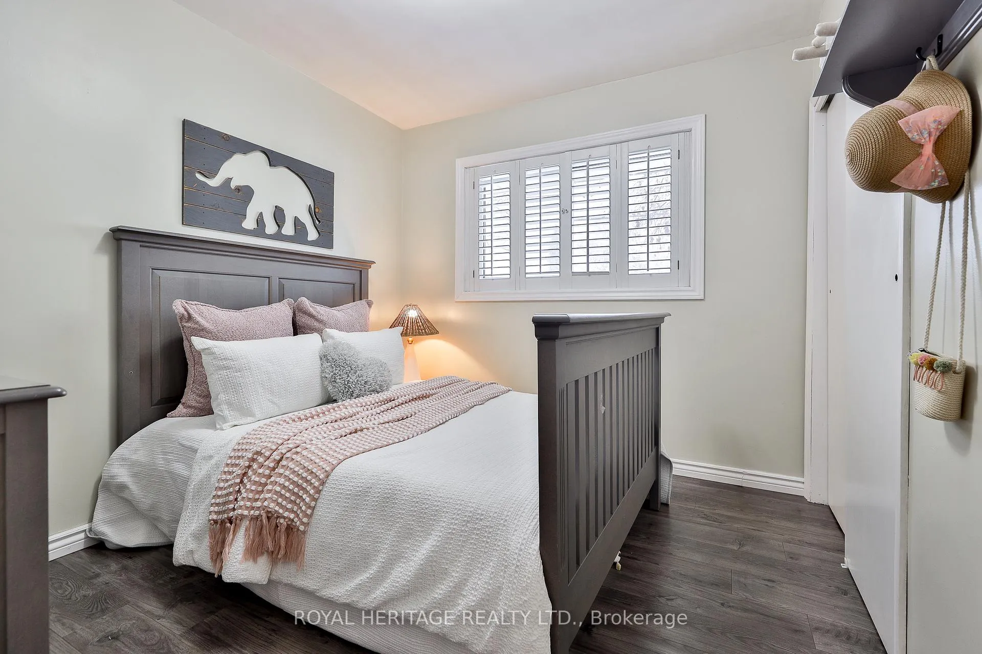 Photo 21 of 906 Dunlop Street E, Whitby, Downtown Whitby — HOMEH