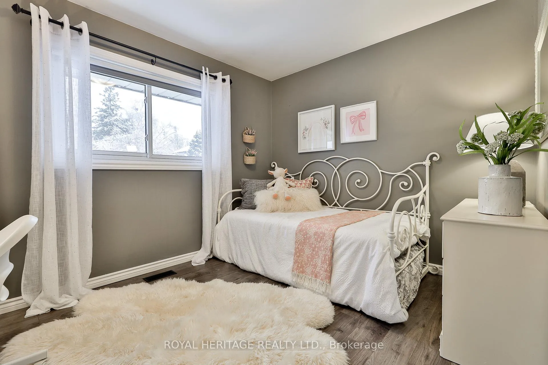 Photo 25 of 906 Dunlop Street E, Whitby, Downtown Whitby — HOMEH