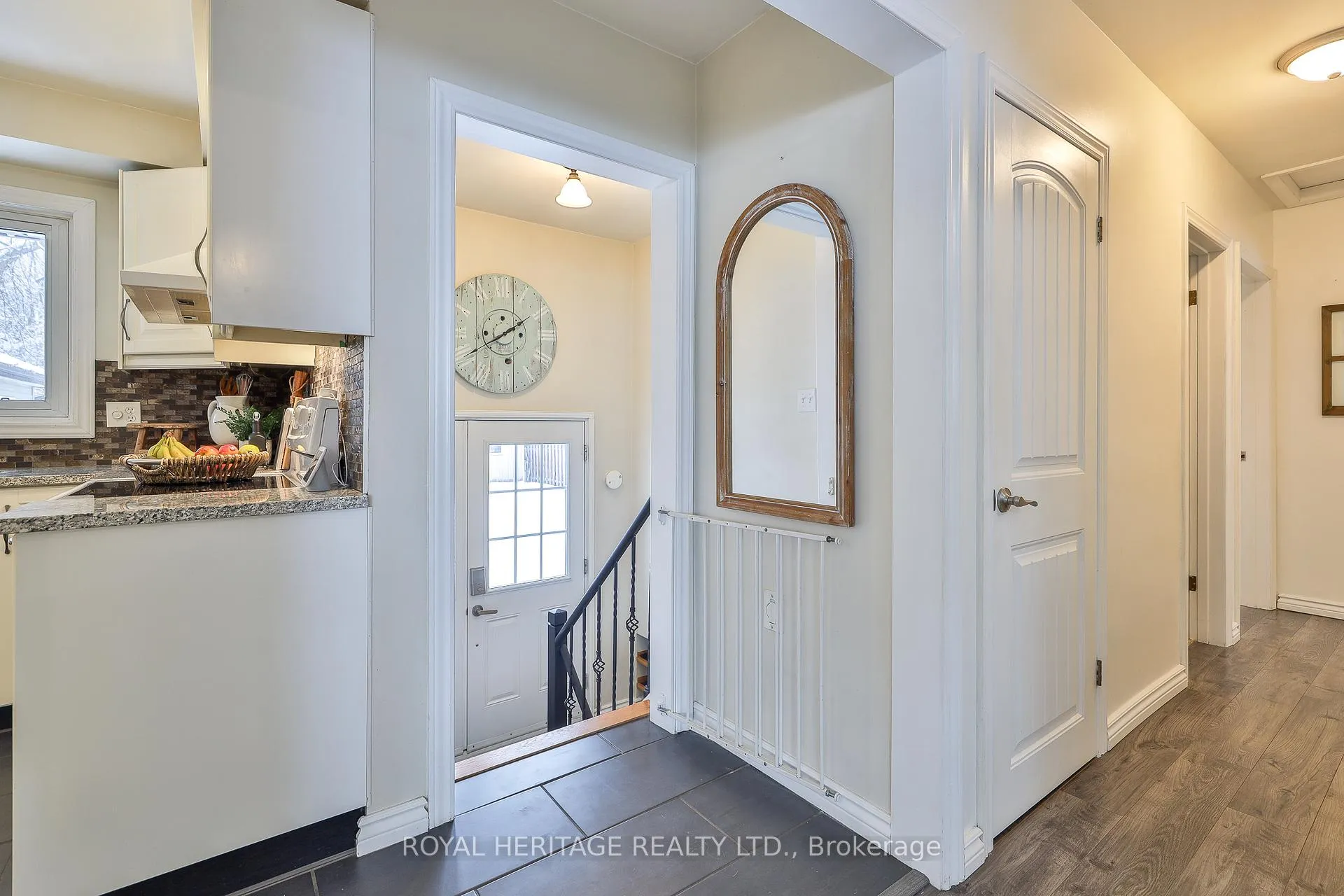 Photo 31 of 906 Dunlop Street E, Whitby, Downtown Whitby — HOMEH