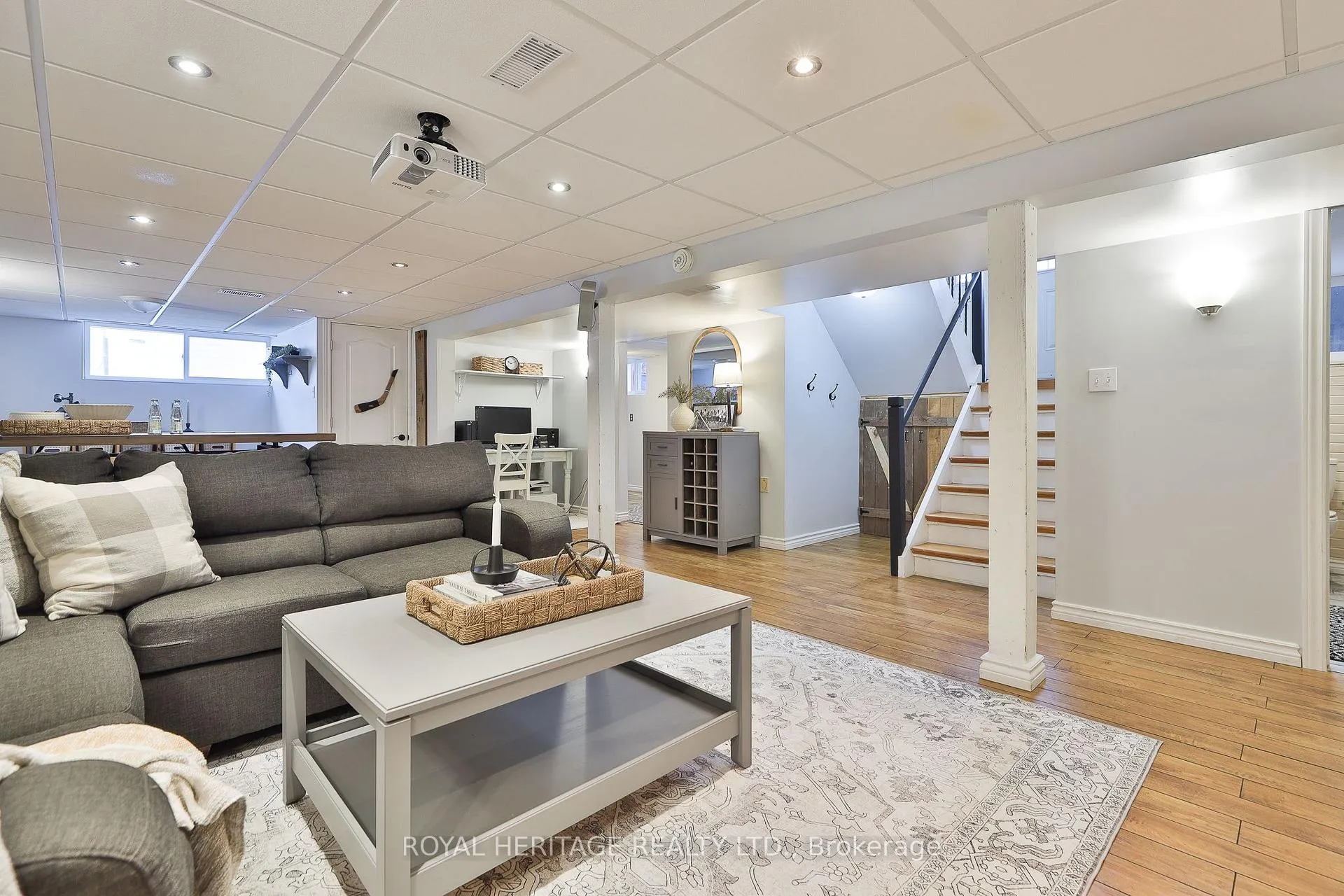 Photo 32 of 906 Dunlop Street E, Whitby, Downtown Whitby — HOMEH