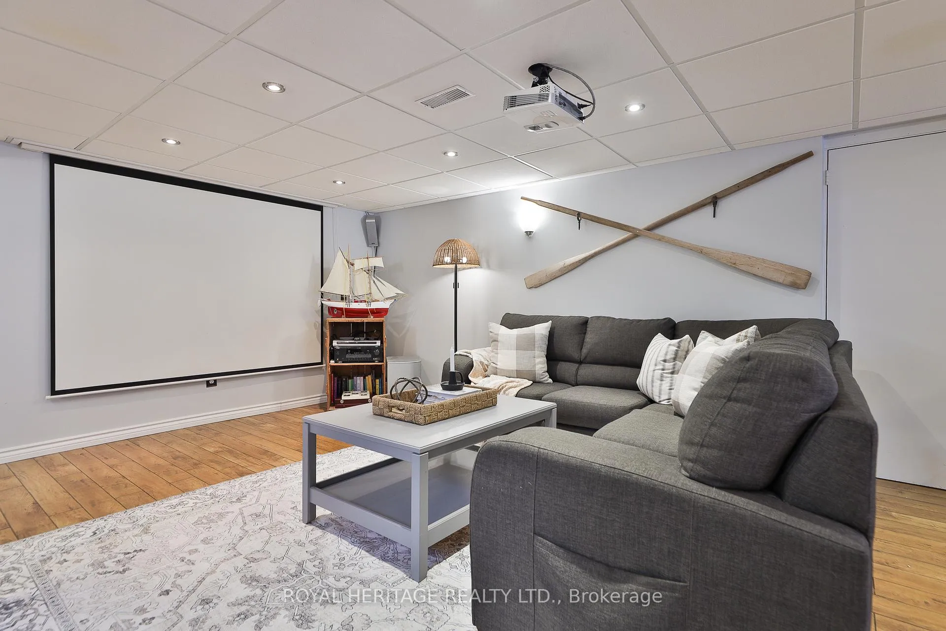 Photo 35 of 906 Dunlop Street E, Whitby, Downtown Whitby — HOMEH