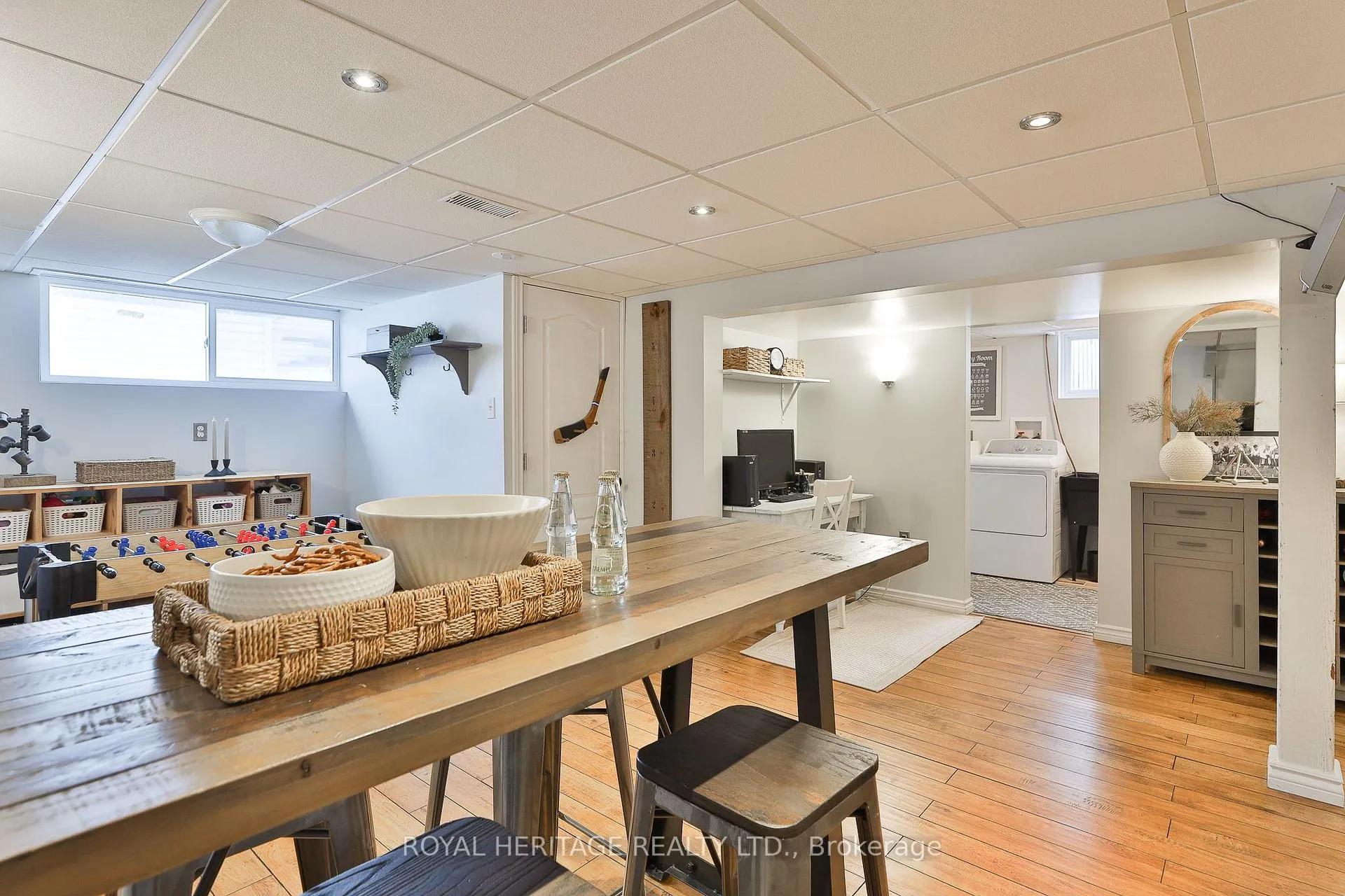 Photo 37 of 906 Dunlop Street E, Whitby, Downtown Whitby — HOMEH