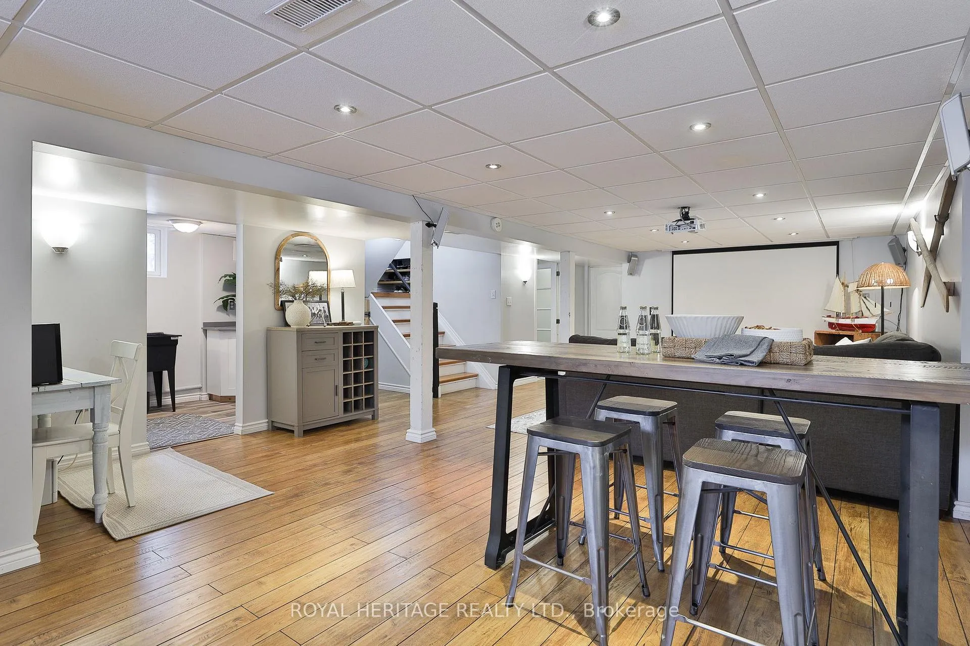 Photo 39 of 906 Dunlop Street E, Whitby, Downtown Whitby — HOMEH