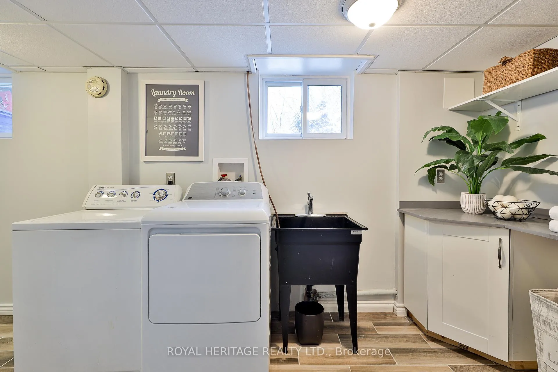Photo 40 of 906 Dunlop Street E, Whitby, Downtown Whitby — HOMEH