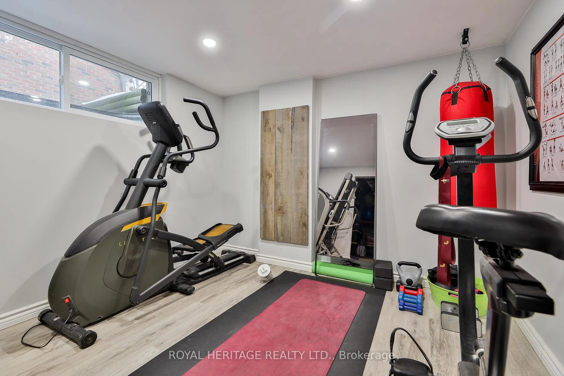 Photo 45 of 906 Dunlop Street E, Whitby, Downtown Whitby — HOMEH