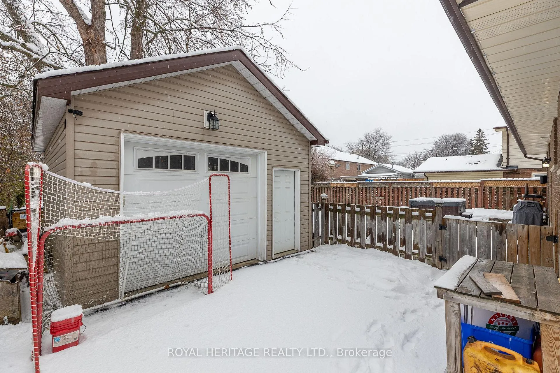 Photo 47 of 906 Dunlop Street E, Whitby, Downtown Whitby — HOMEH