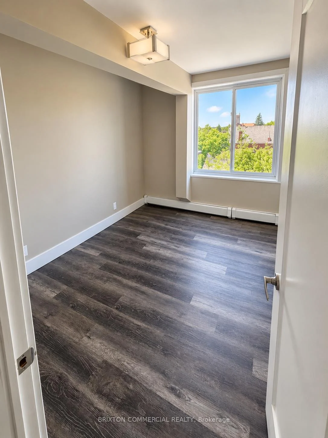 Photo 10 of Unit 405, 30 Chatham Street, Brantford, Downtown Core — HOMEH
