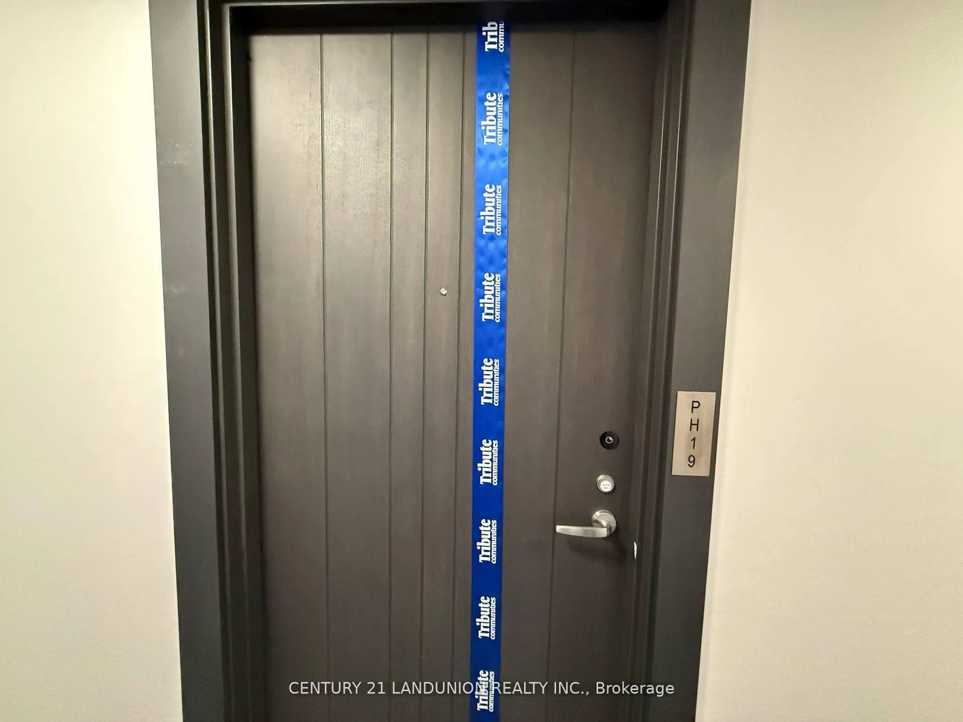 Photo 2 of Unit PH19, 2545 Simcoe Street N, Oshawa, Windfields — HOMEH